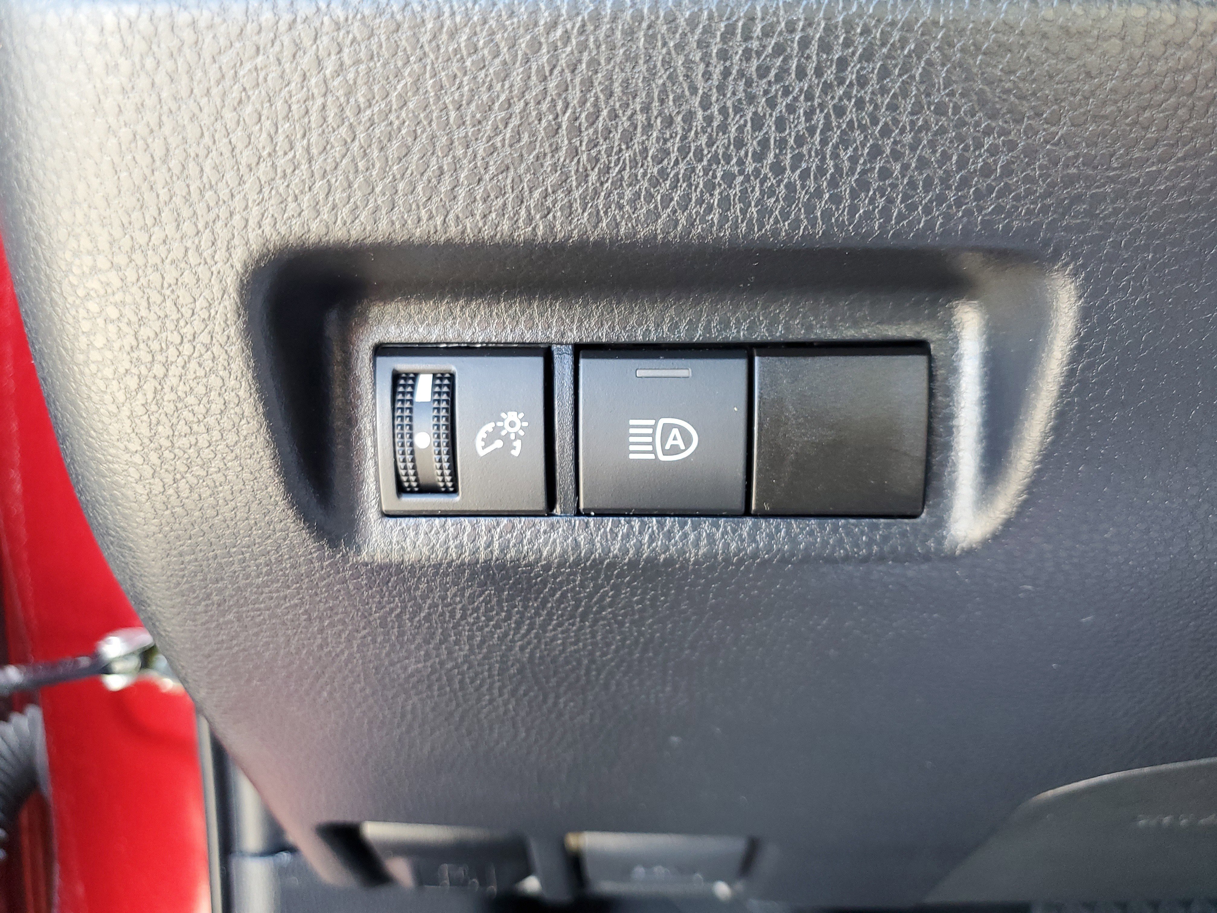 Used 2024 Toyota RAV4 LE AWD/4WD image 28