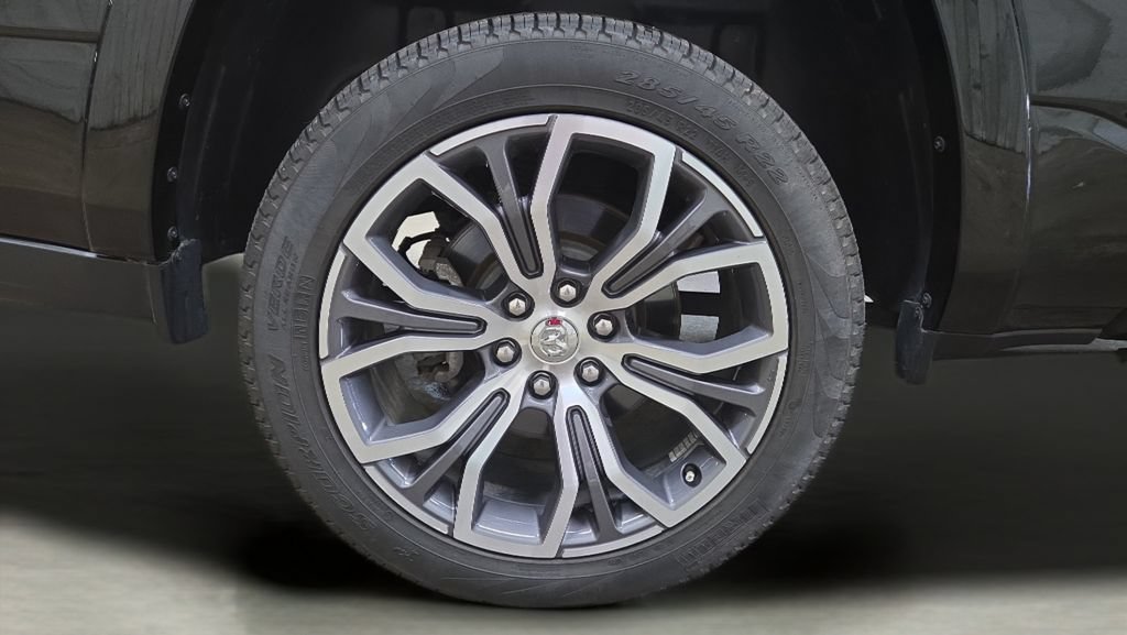 Used 2025 RAM 1500 Tungsten w/ Trailer Tow Group AWD/4WD image 42