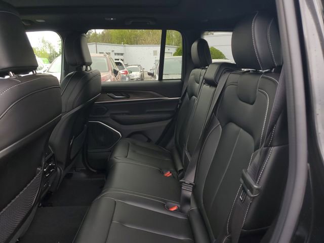 New 2026 Jeep Grand Cherokee Limited RWD image 14