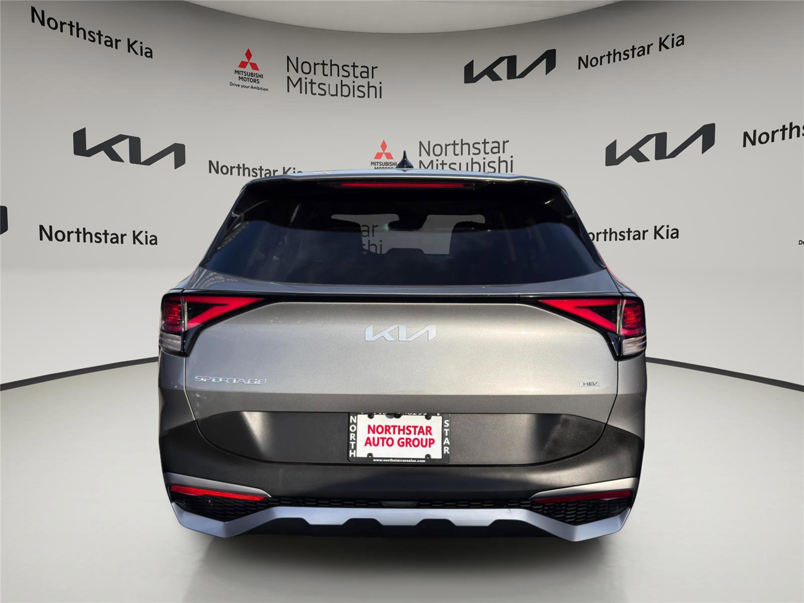 Used 2023 Kia Sportage LX image 3