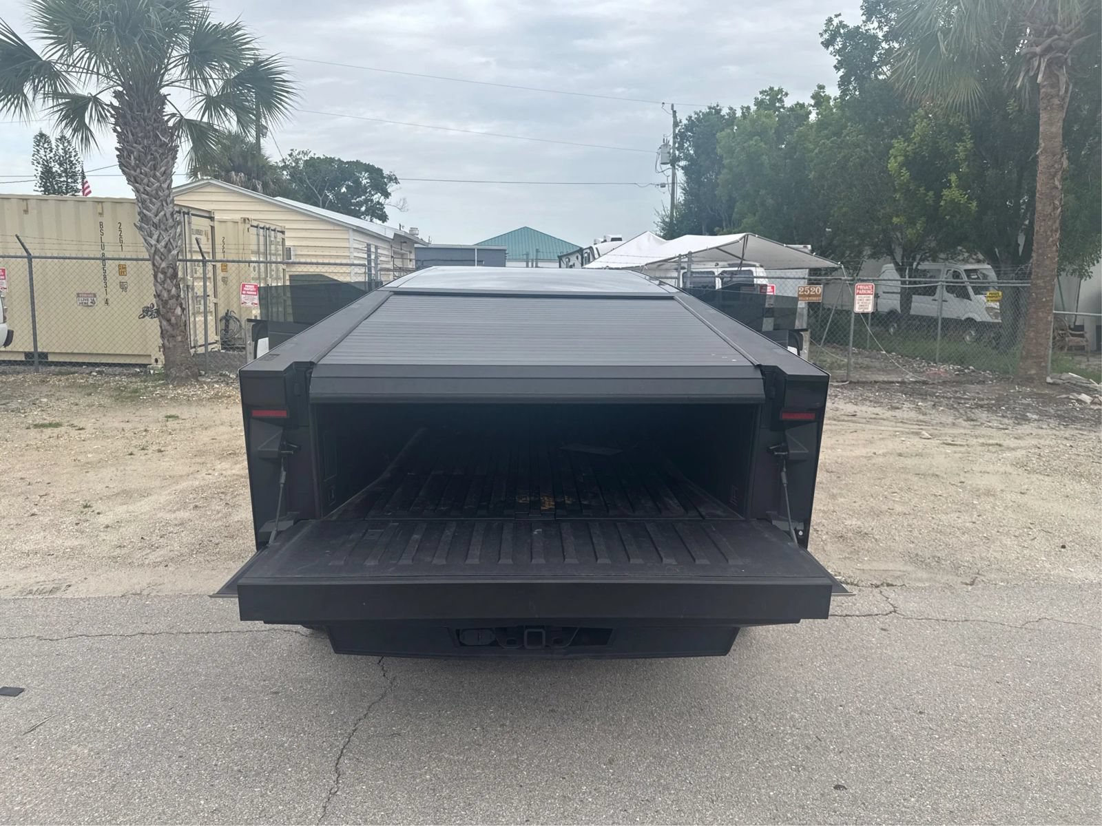 Used 2025 Tesla Cybertruck AWD Crew Cab image 13