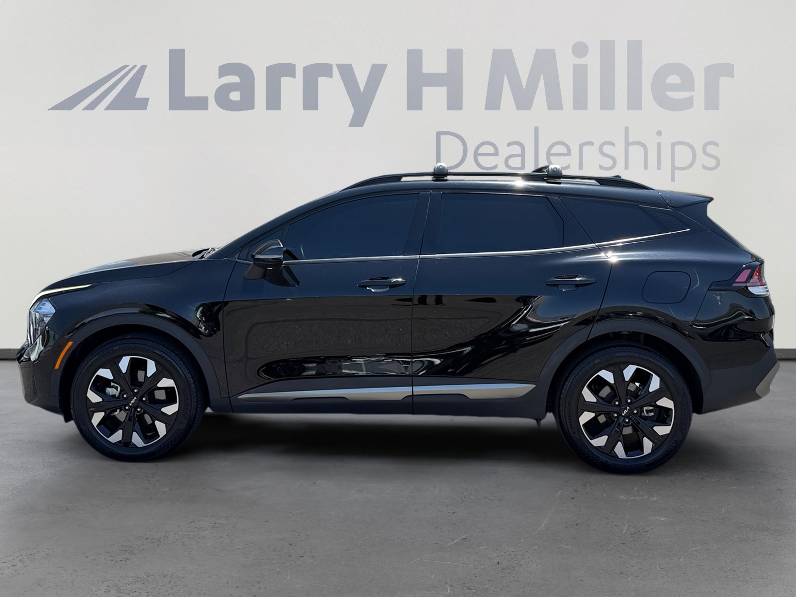 Used 2023 Kia Sportage X-Line AWD/4WD image 2