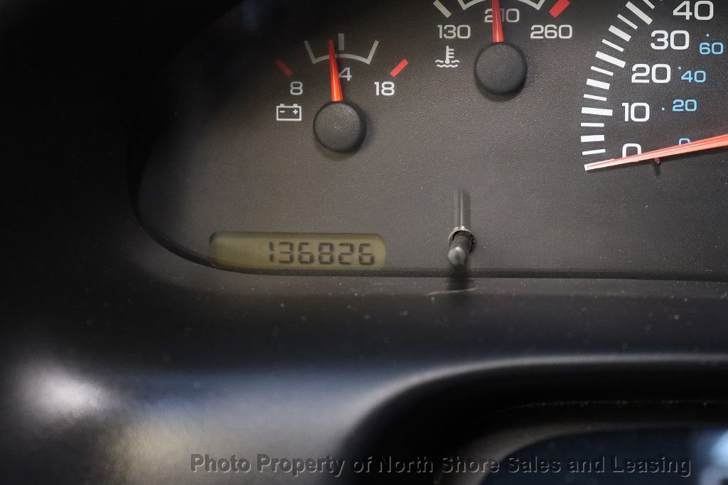 Used 1998 Dodge B1500 image 10