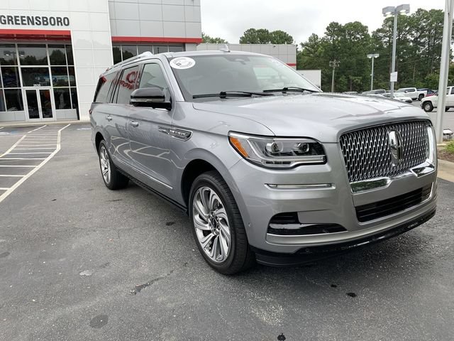 Used 2024 Lincoln Navigator L Reserve AWD/4WD image 2
