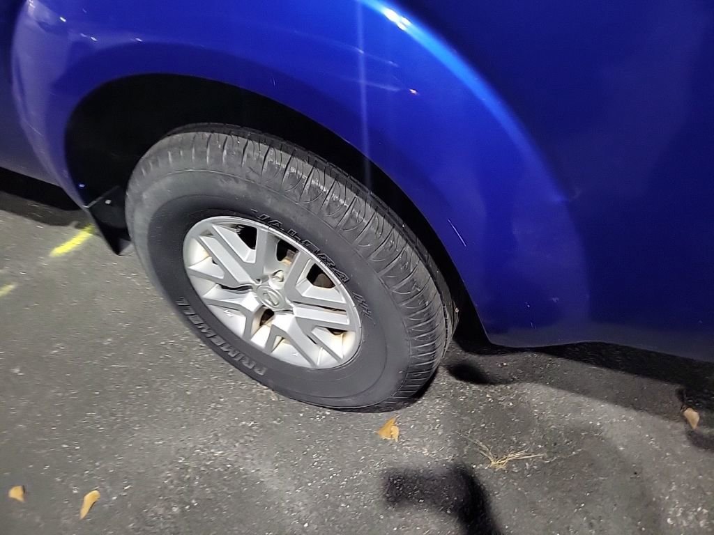Used 2015 Nissan Frontier SV image 14