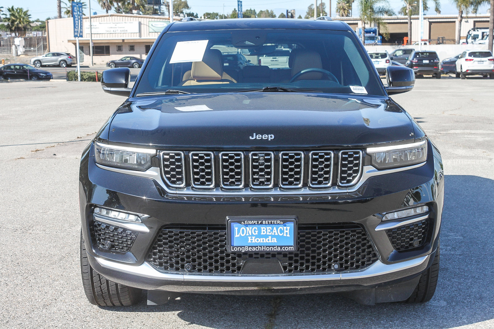 Used 2023 Jeep Grand Cherokee Summit w/ Luxury Tech Group V image 2