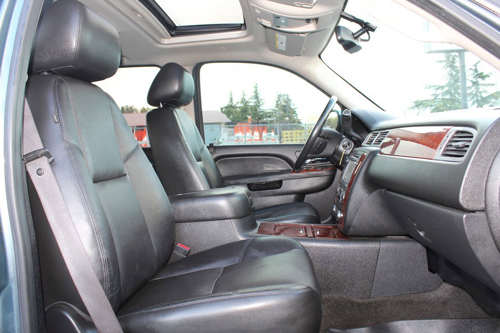 Used 2012 Chevrolet Avalanche LTZ image 17