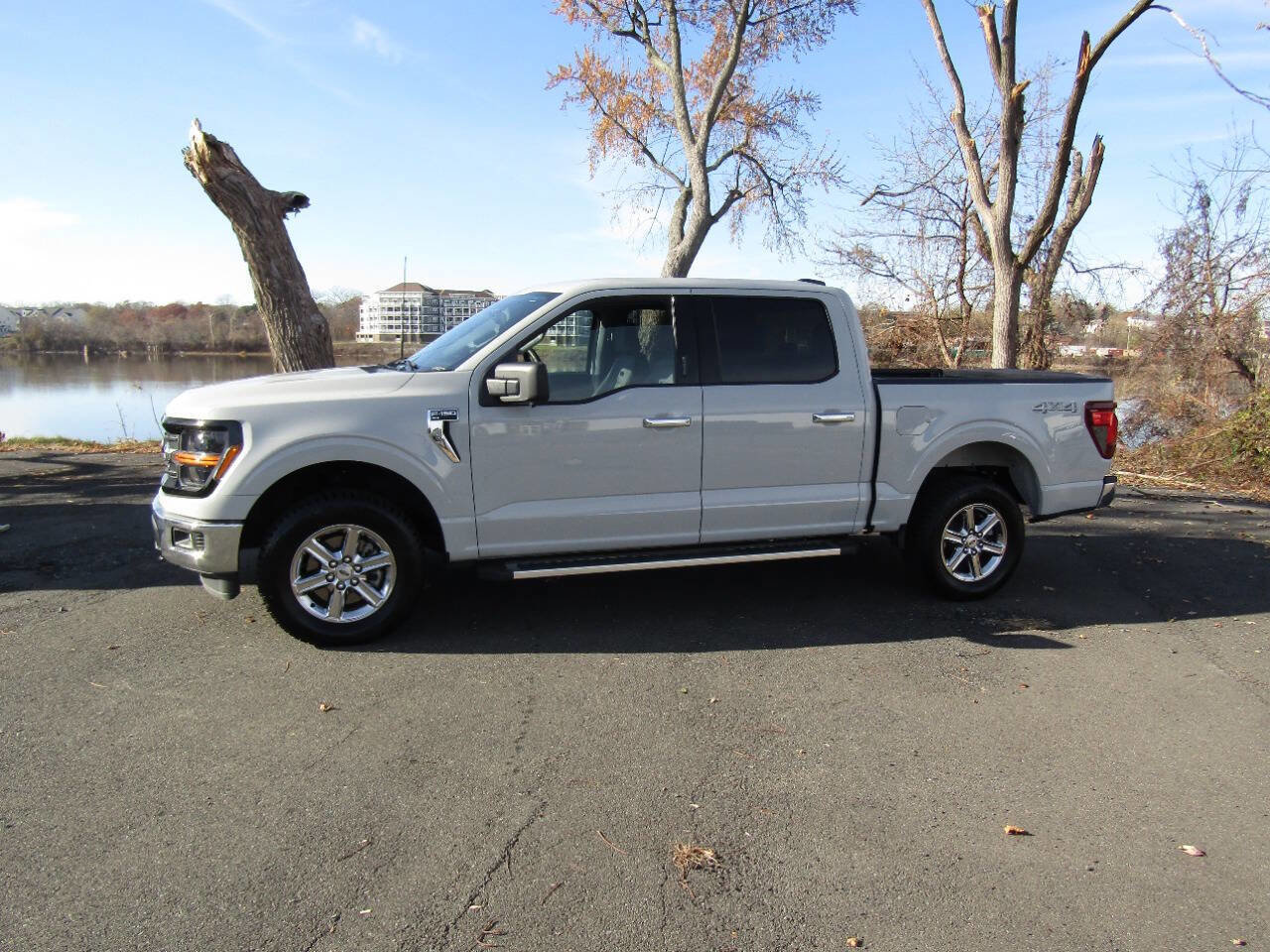 Used 2024 Ford F150 XLT image 3