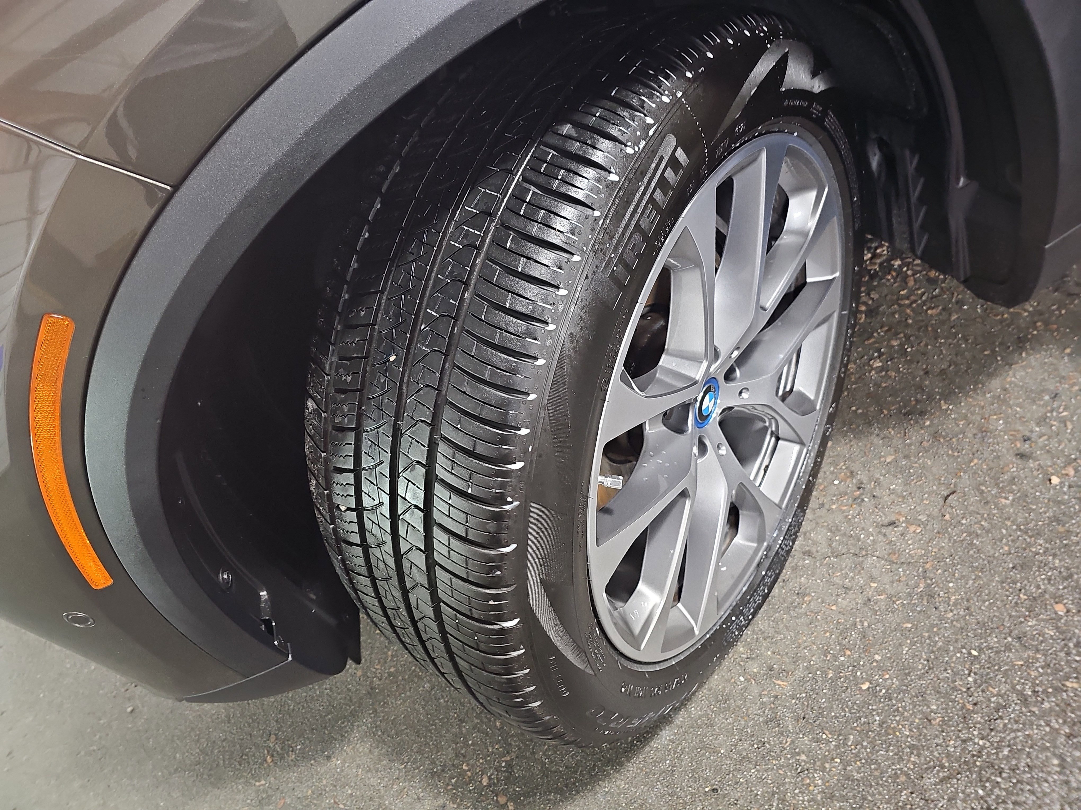 Certified 2024 BMW X5 xDrive50e w/ Premium Package AWD/4WD image 34