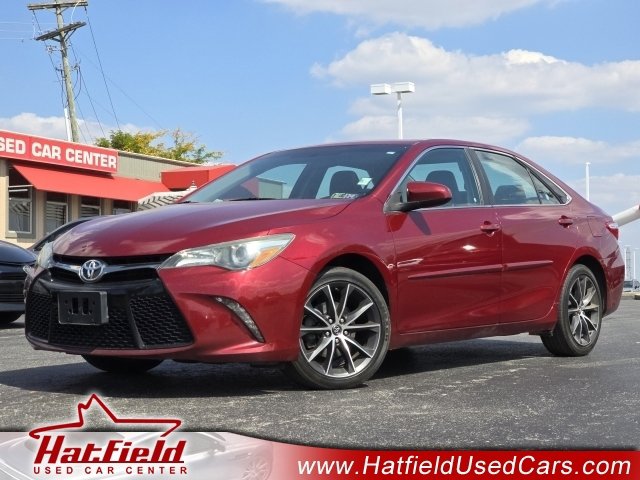 Used 2017 Toyota Camry XSE image 1