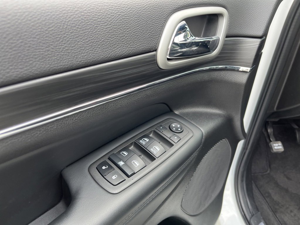 Used 2022 Jeep Grand Cherokee Limited w/ Trailer Tow Group IV image 53