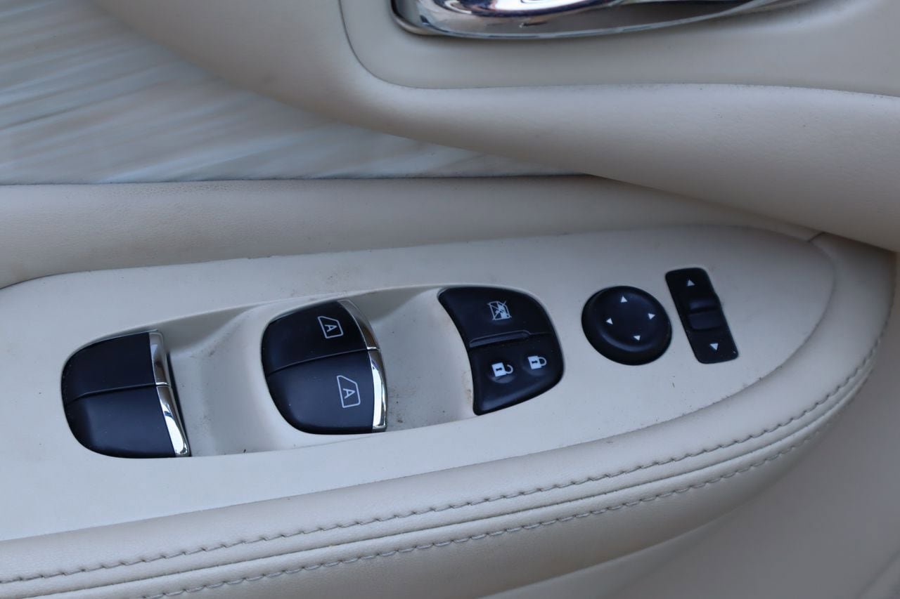 Used 2018 Nissan Murano SL w/ Moonroof Package FWD image 22