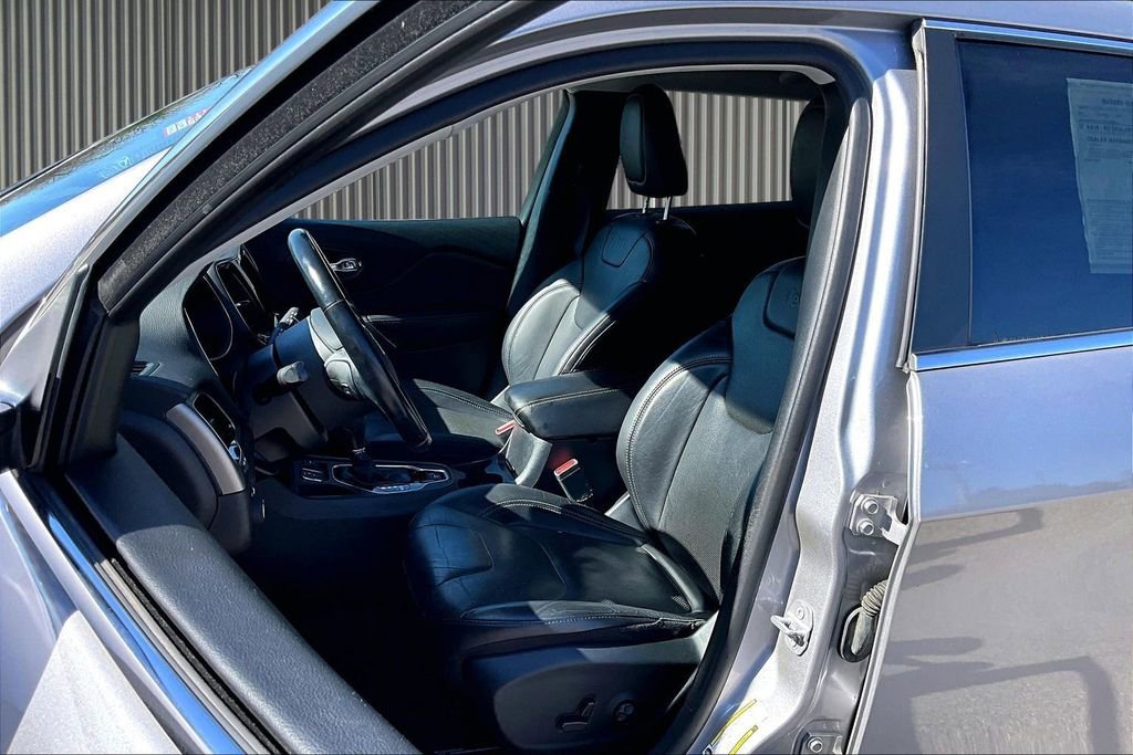 Used 2020 Jeep Cherokee Limited image 26