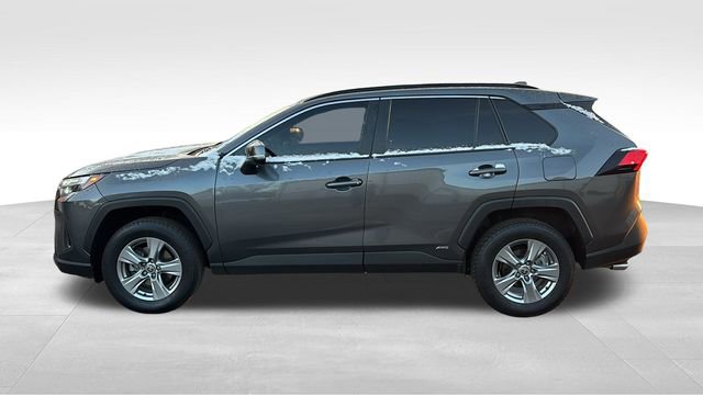 Used 2022 Toyota RAV4 XLE image 4
