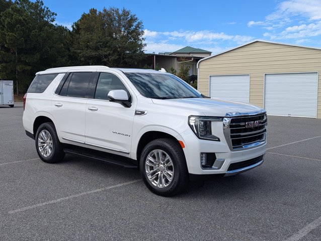 Used 2023 GMC Yukon SLT w/ SLT Premium Package AWD/4WD image 3