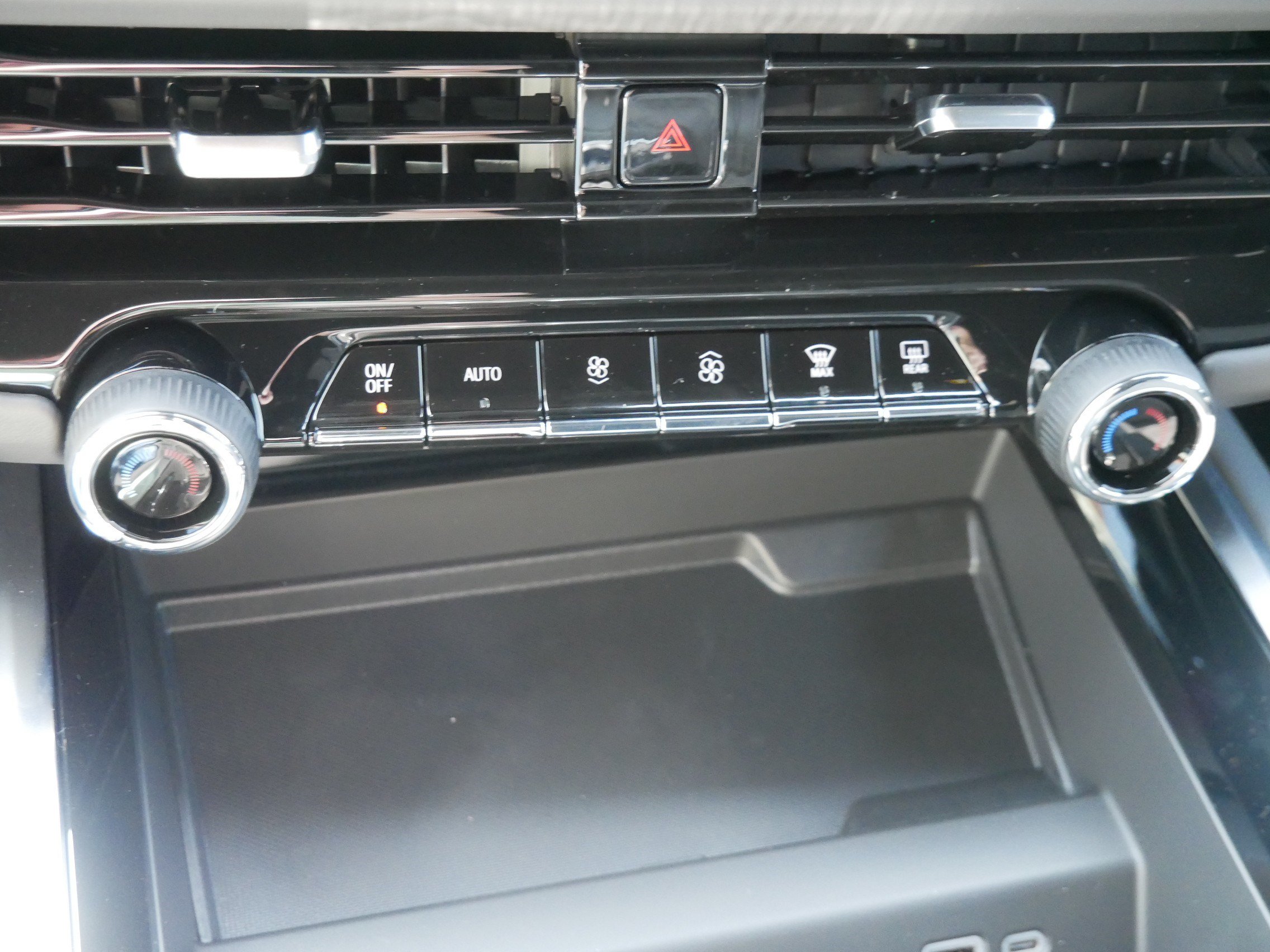 New 2026 Chevrolet Tahoe LS w/ LS Custom Edition AWD/4WD image 8