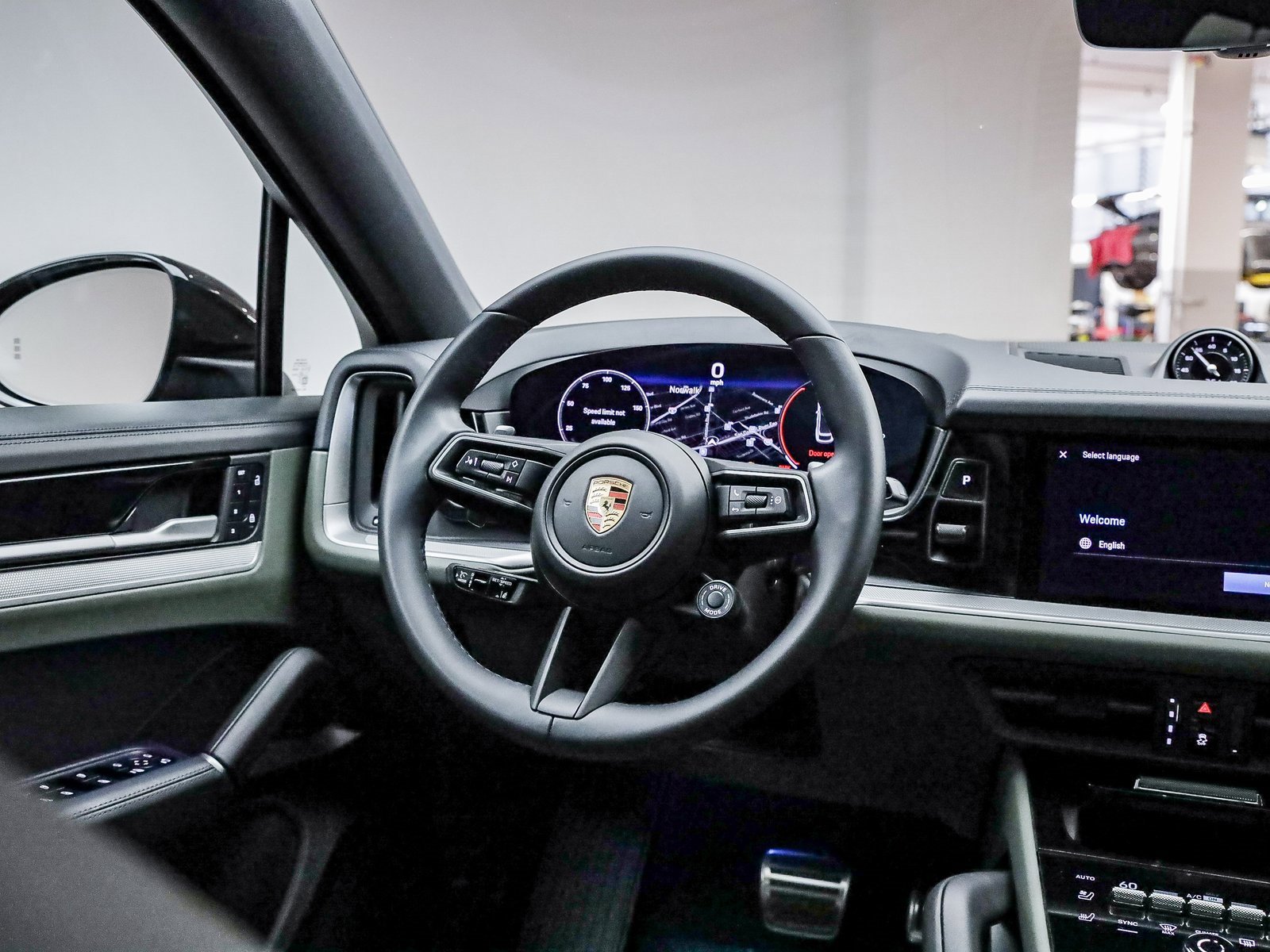 Used 2025 Porsche Cayenne S image 19