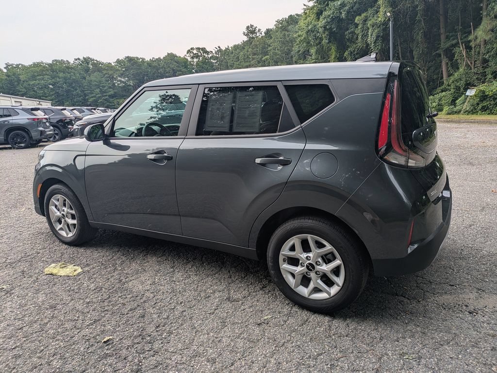 Used 2025 Kia Soul LX w/ LX Technology Package FWD image 6