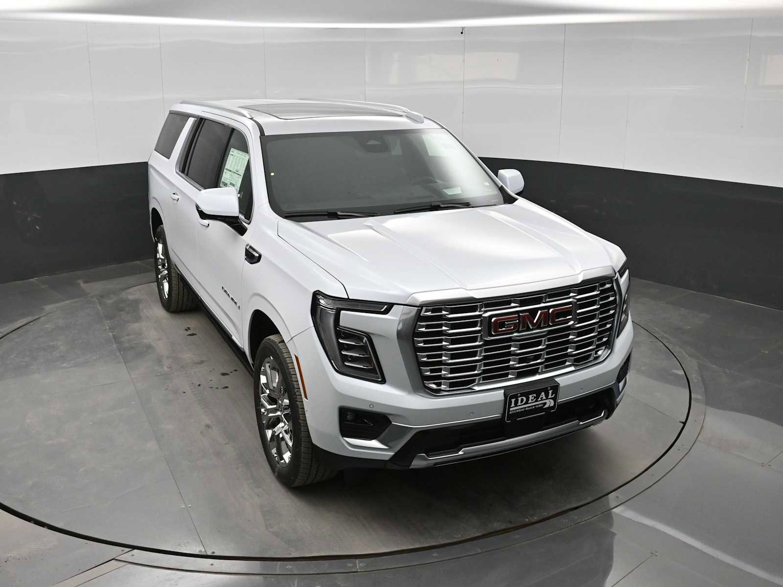 New 2026 GMC Yukon XL Denali w/ Denali Reserve Package image 22