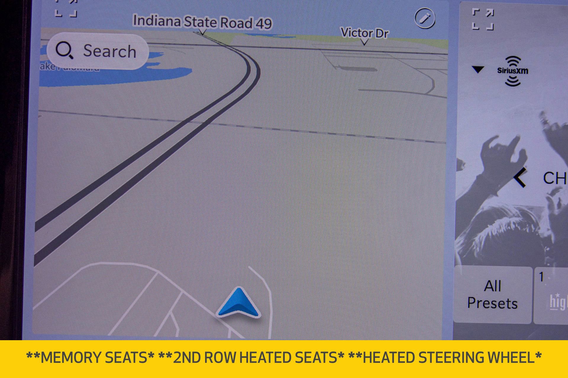 Used 2023 Chrysler Pacifica Limited w/ Uconnect Theater Family Group image 11