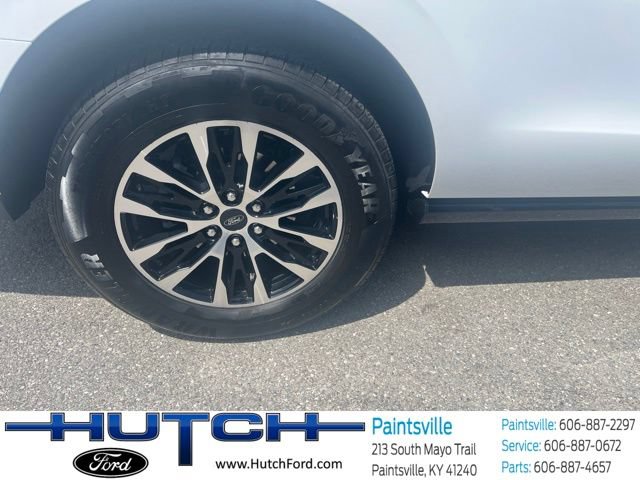 Used 2025 Ford Expedition Platinum AWD/4WD image 4