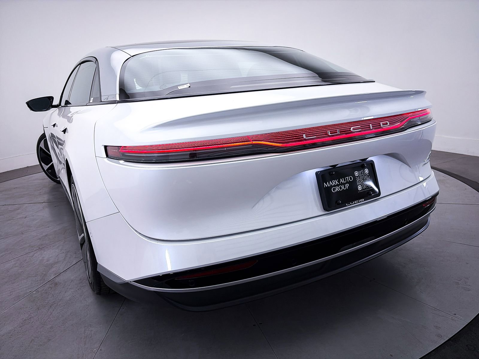 Used 2023 Lucid Air Touring AWD/4WD image 10