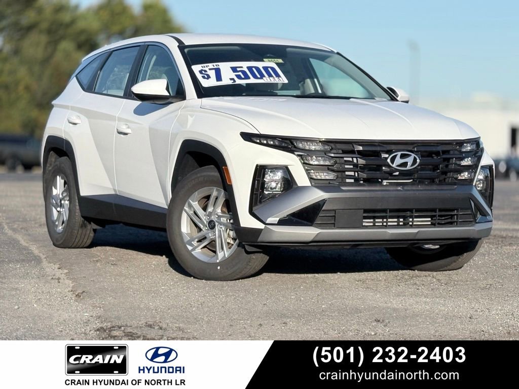 Used 2025 Hyundai Tucson SE image 1