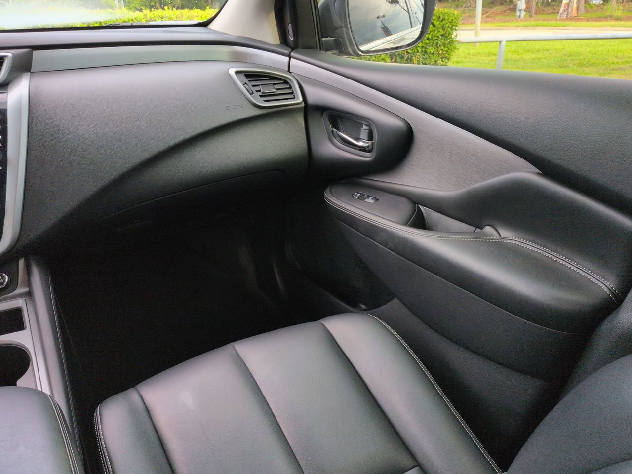 Used 2022 Nissan Murano SV FWD image 17