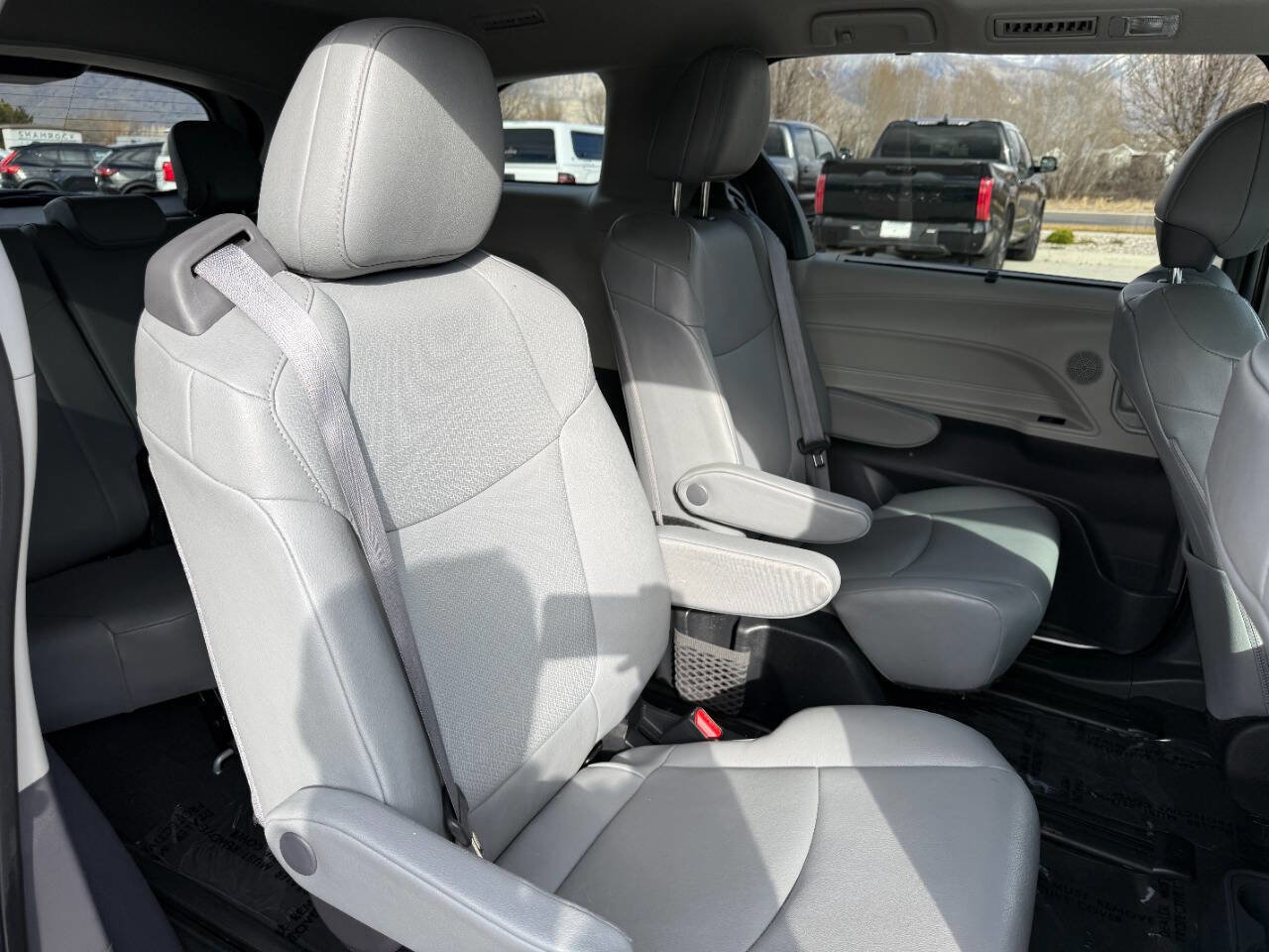 Used 2023 Toyota Sienna XLE image 25