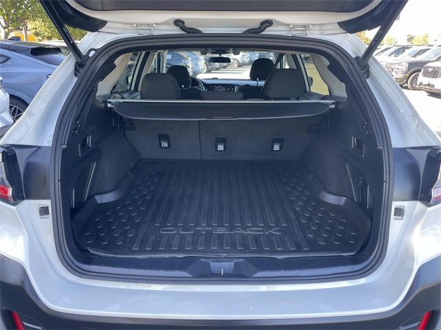 Used 2022 Subaru Outback Premium image 32