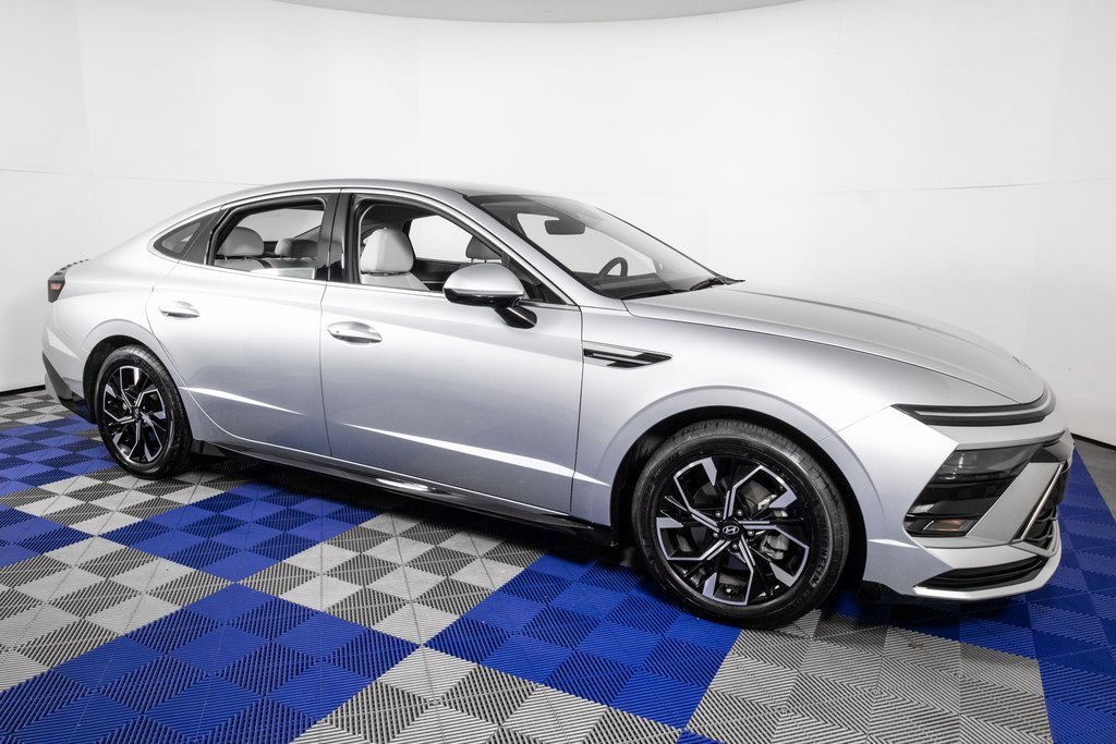 Used 2024 Hyundai Sonata SEL image 3