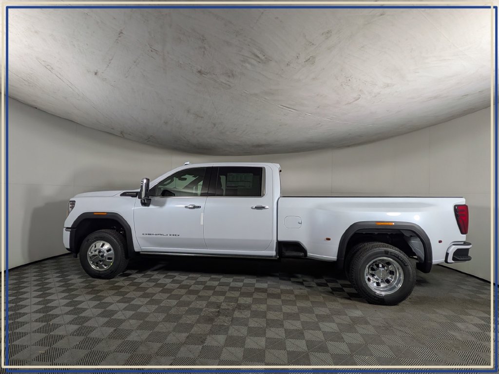 New 2026 GMC Sierra 3500 Denali Ultimate AWD/4WD image 3