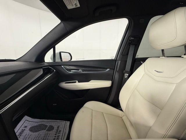 Certified 2022 Cadillac XT6 Sport w/ Technology Package AWD/4WD image 23