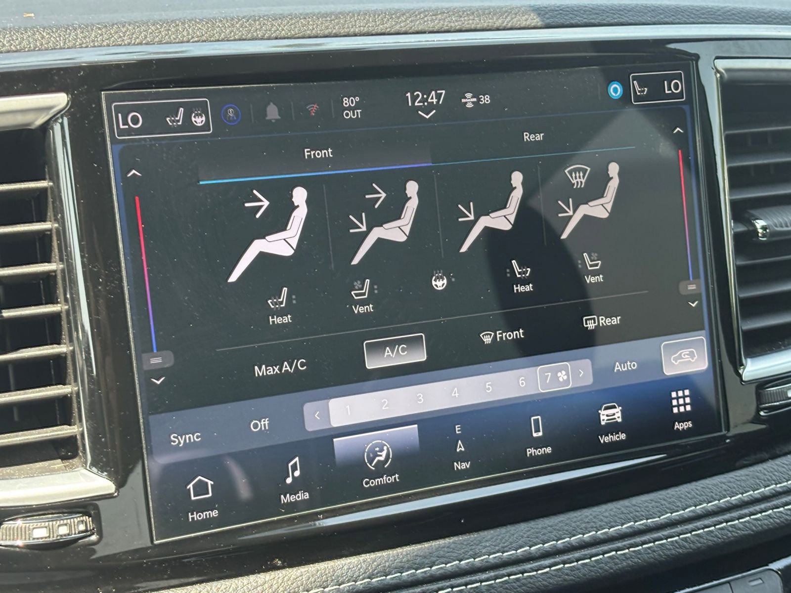 Used 2025 Chrysler Pacifica Limited FWD image 21