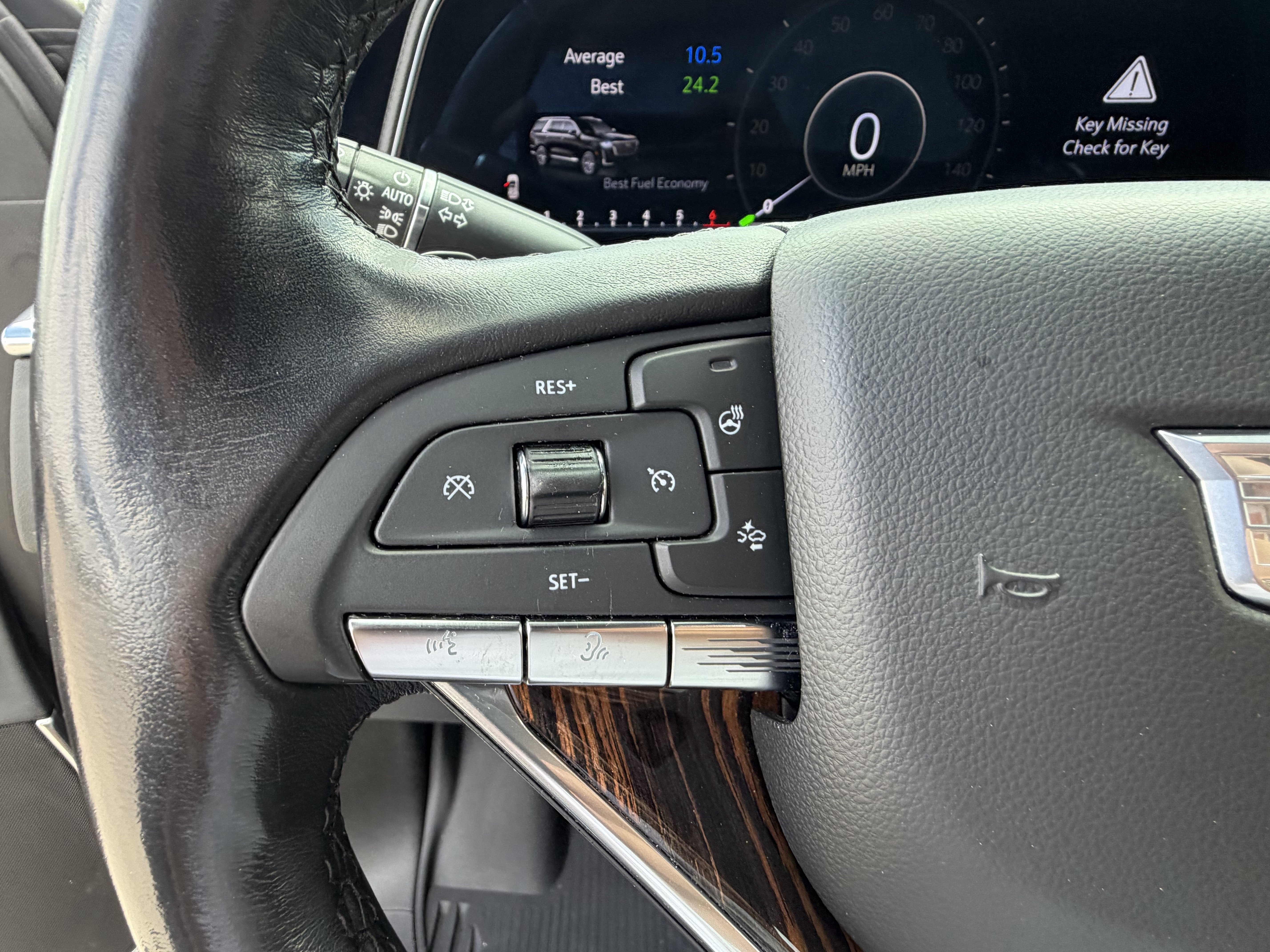 Used 2022 Cadillac Escalade Premium Luxury w/ LPO, Floor Liner Package AWD/4WD image 28