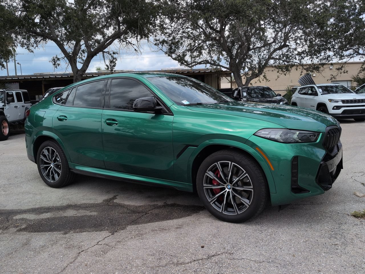 Used 2024 BMW X6 M60i w/ M Sport Professional Package AWD/4WD image 2
