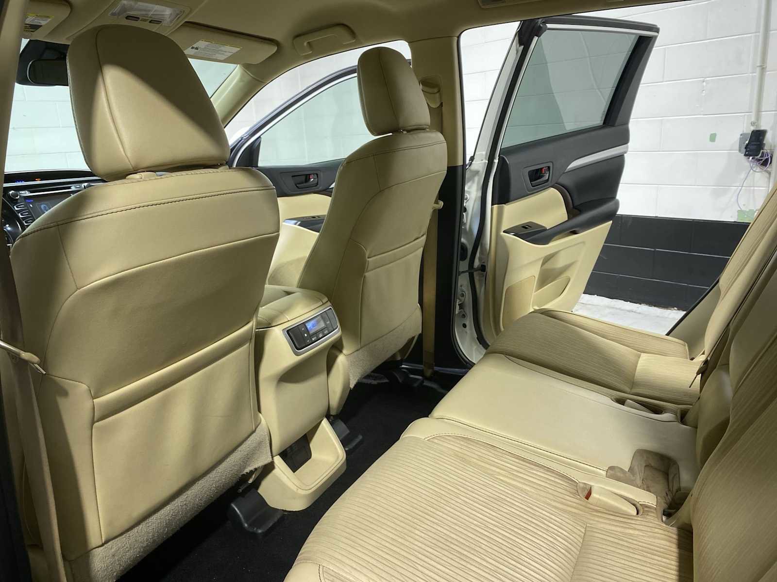 Used 2019 Toyota Highlander Plus AWD/4WD image 12