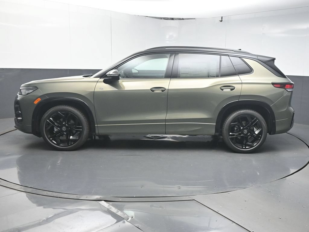 New 2026 Volkswagen Tiguan SE R-Line FWD image 5