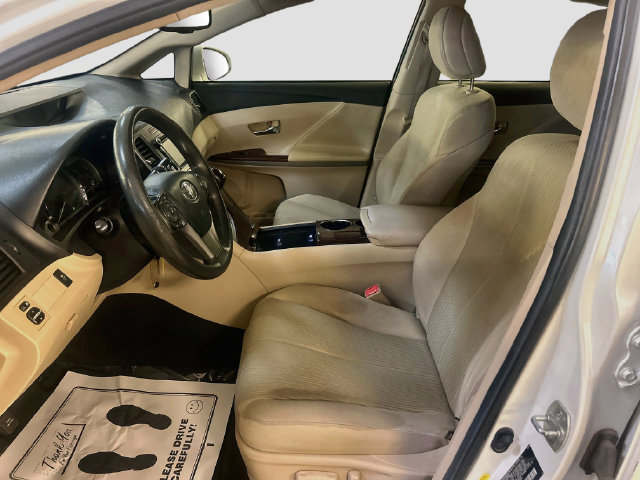 Used 2013 Toyota Venza LE FWD image 19