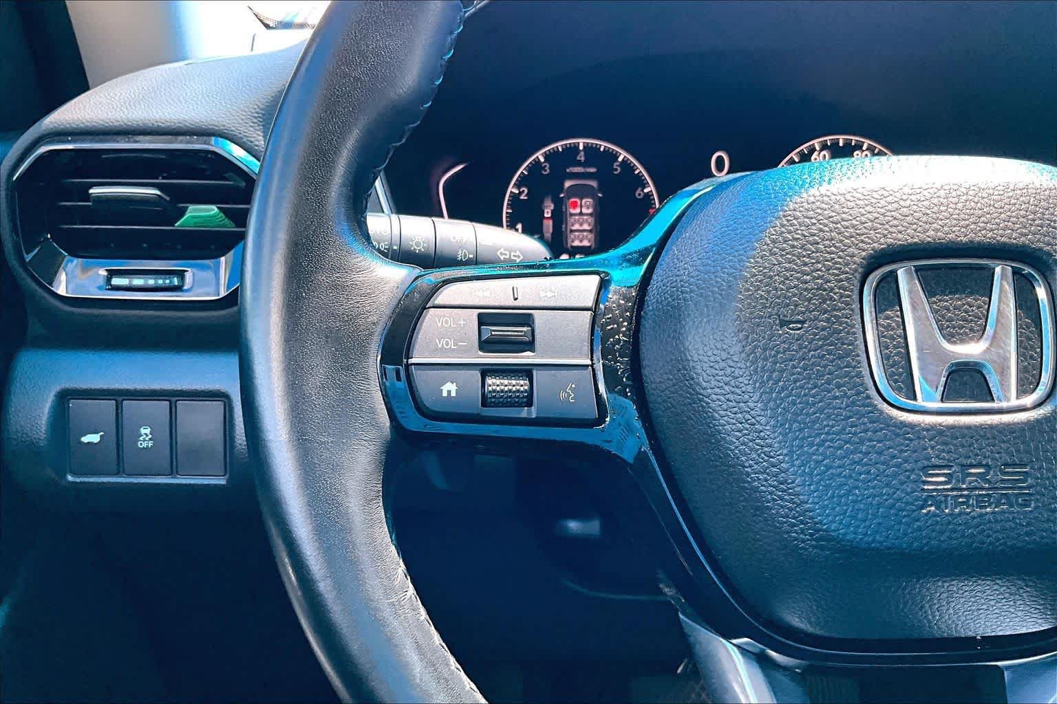 Used 2024 Honda Pilot Touring image 23