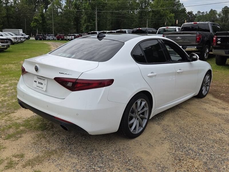 Used 2023 Alfa Romeo Giulia Sprint RWD image 14