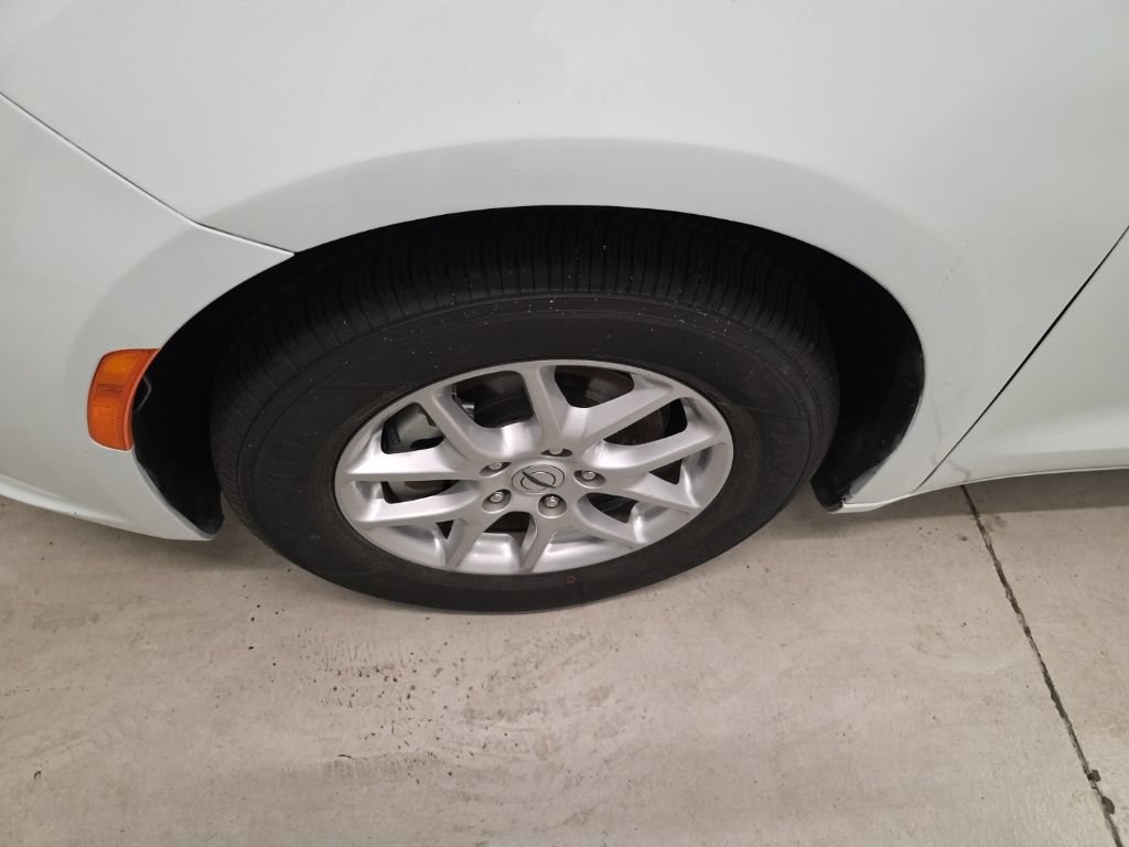 Used 2025 Chrysler Pacifica Select FWD image 2