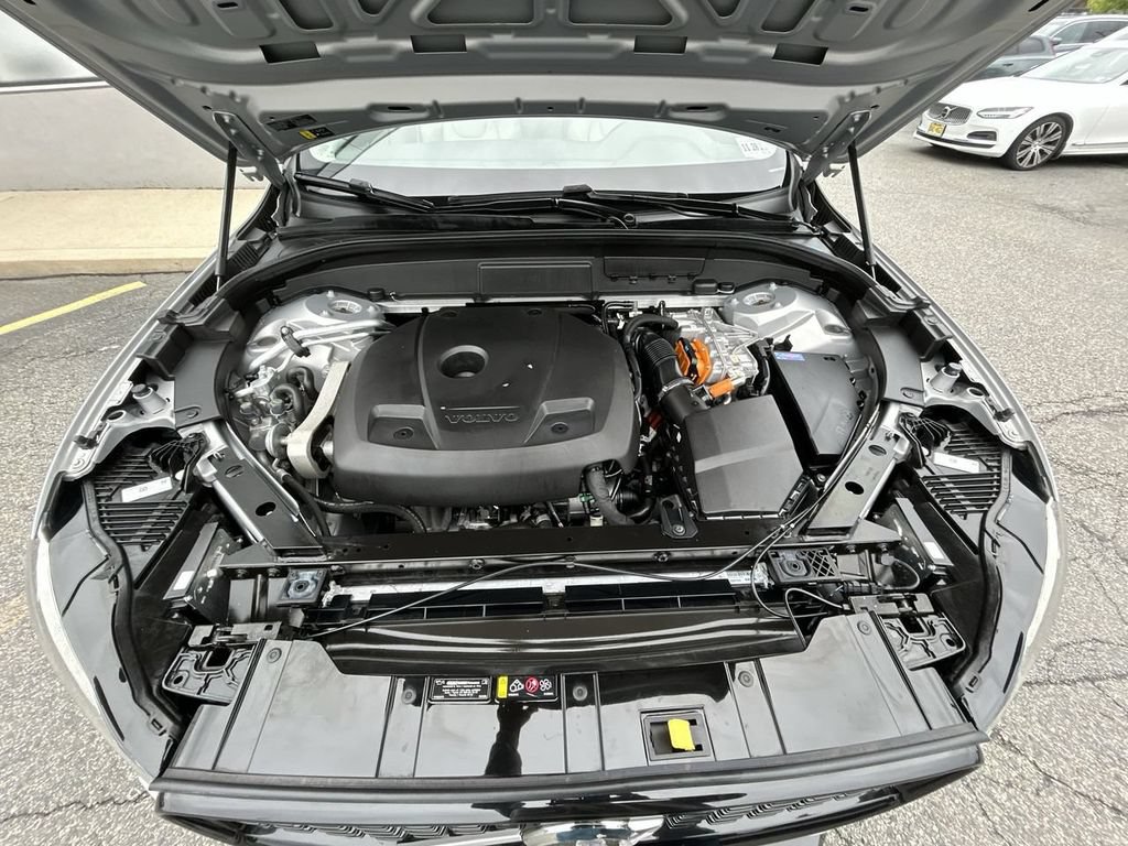 Certified 2024 Volvo XC60 T8 Plus w/ Climate Package AWD/4WD image 14