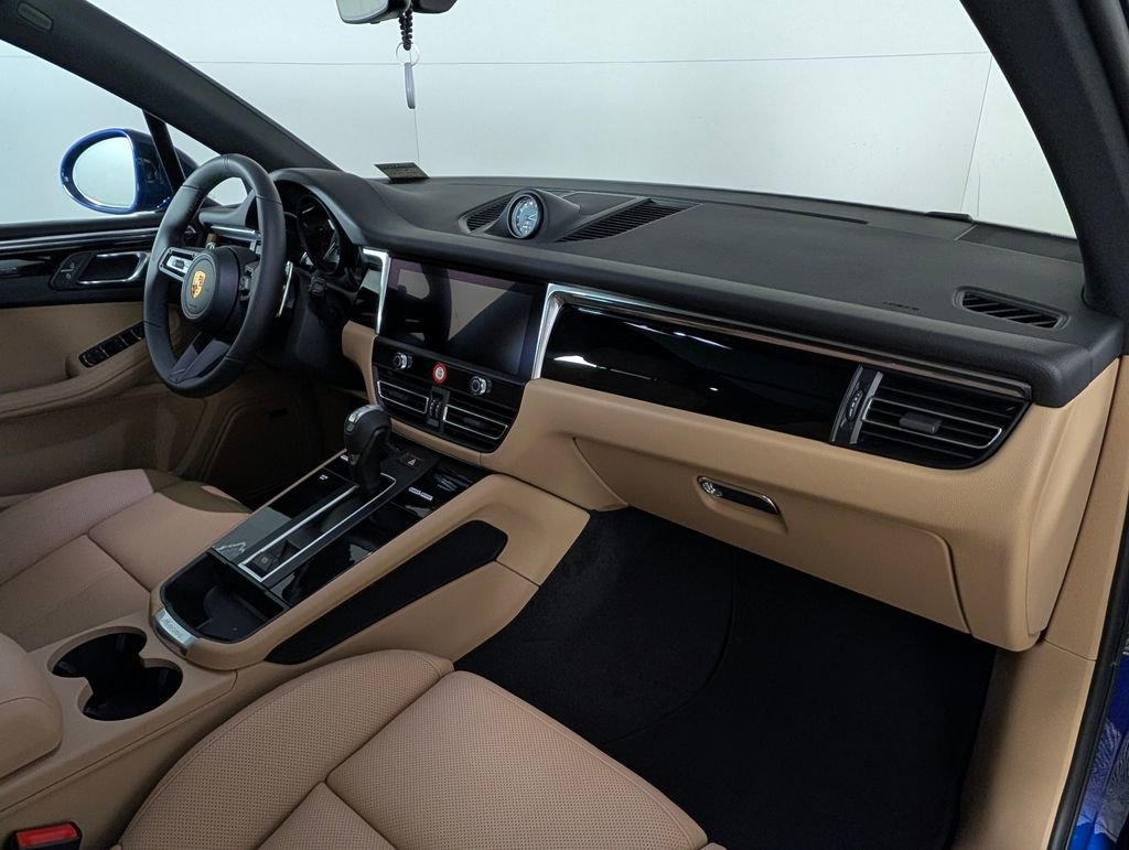 New 2026 Porsche Macan image 19