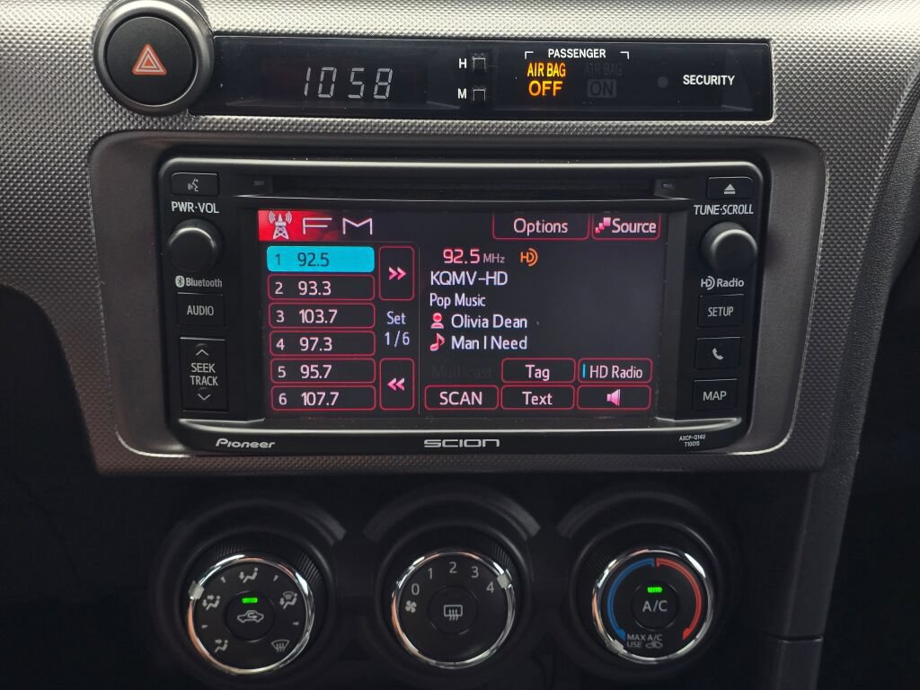 Used 2015 Scion tC FWD image 24