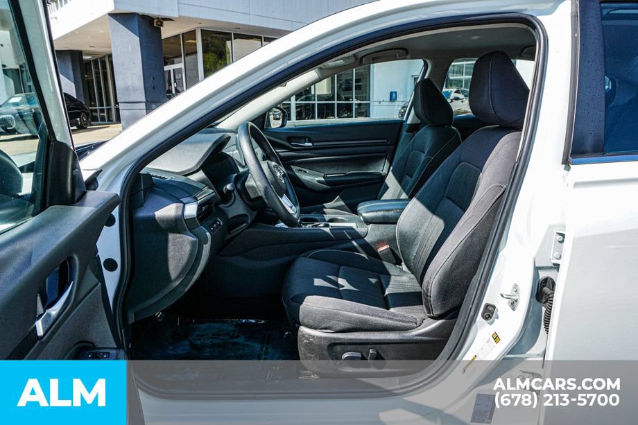 Used 2025 Nissan Altima 2.5 SV FWD image 18