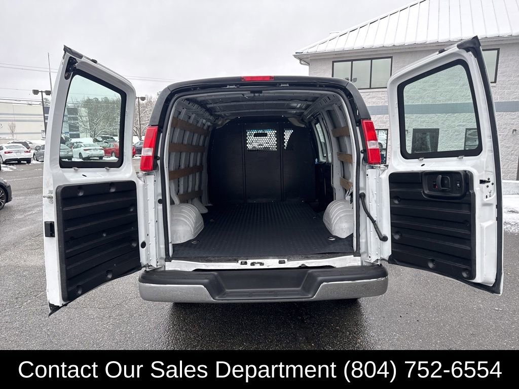 Used 2024 GMC Savana 2500 w/ Driver Convenience Package image 9