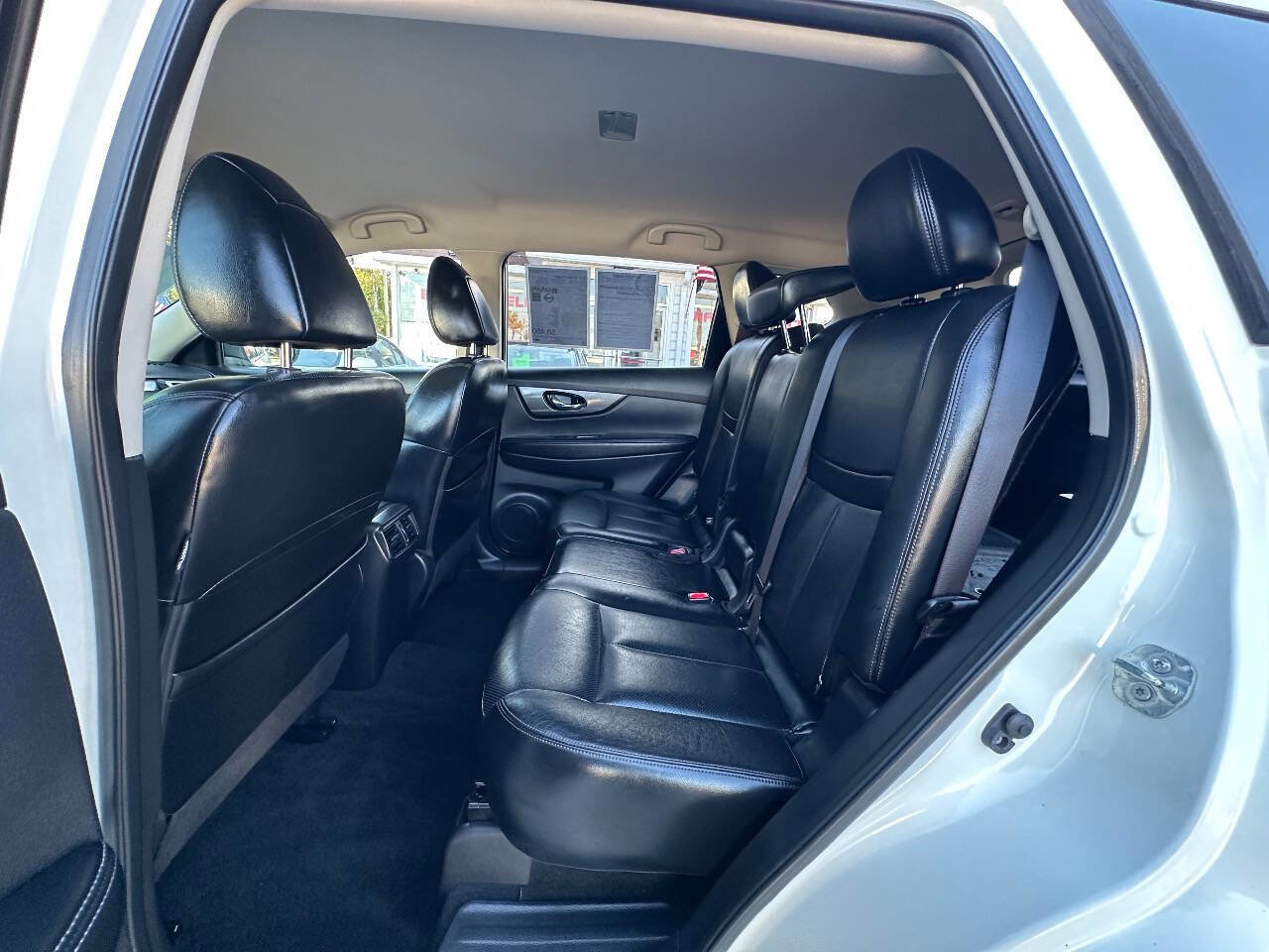 Used 2016 Nissan Rogue SL image 20