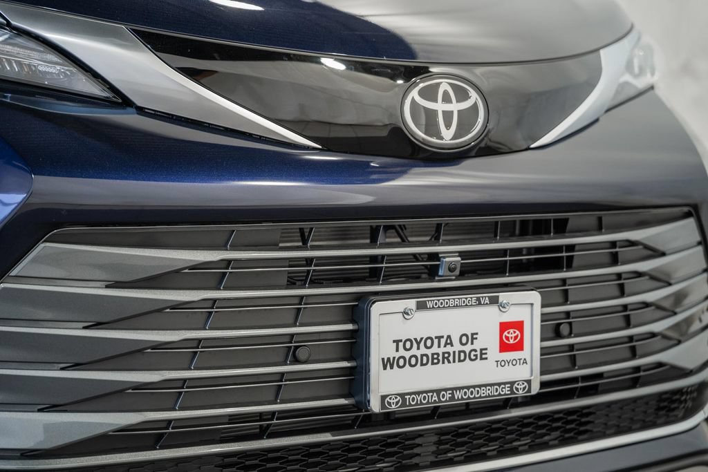 New 2026 Toyota Sienna Platinum AWD/4WD image 10