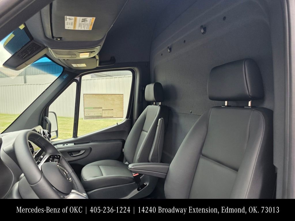 Used 2024 Mercedes-Benz eSprinter 170 Cargo image 12